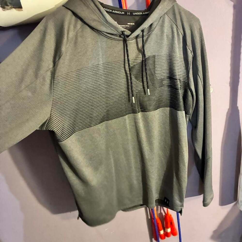 Under Armour Gray Striped Fitted Hoodie